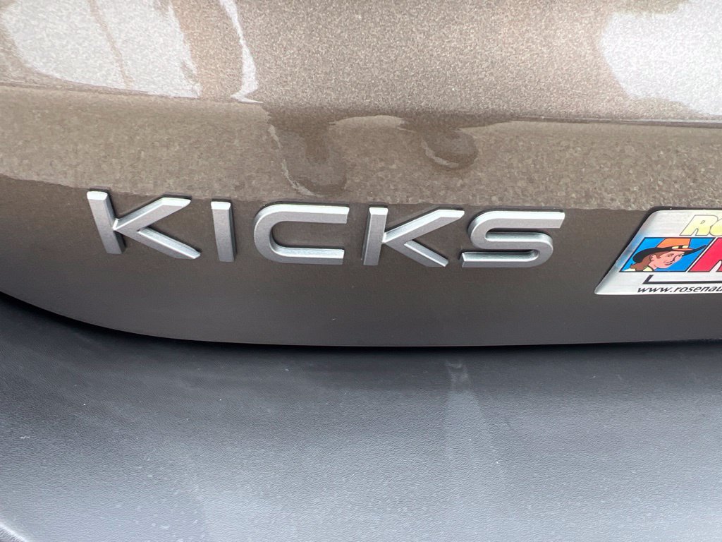 Certified 2025 Nissan Kicks SV w/ Charging Package AWD/4WD image 33
