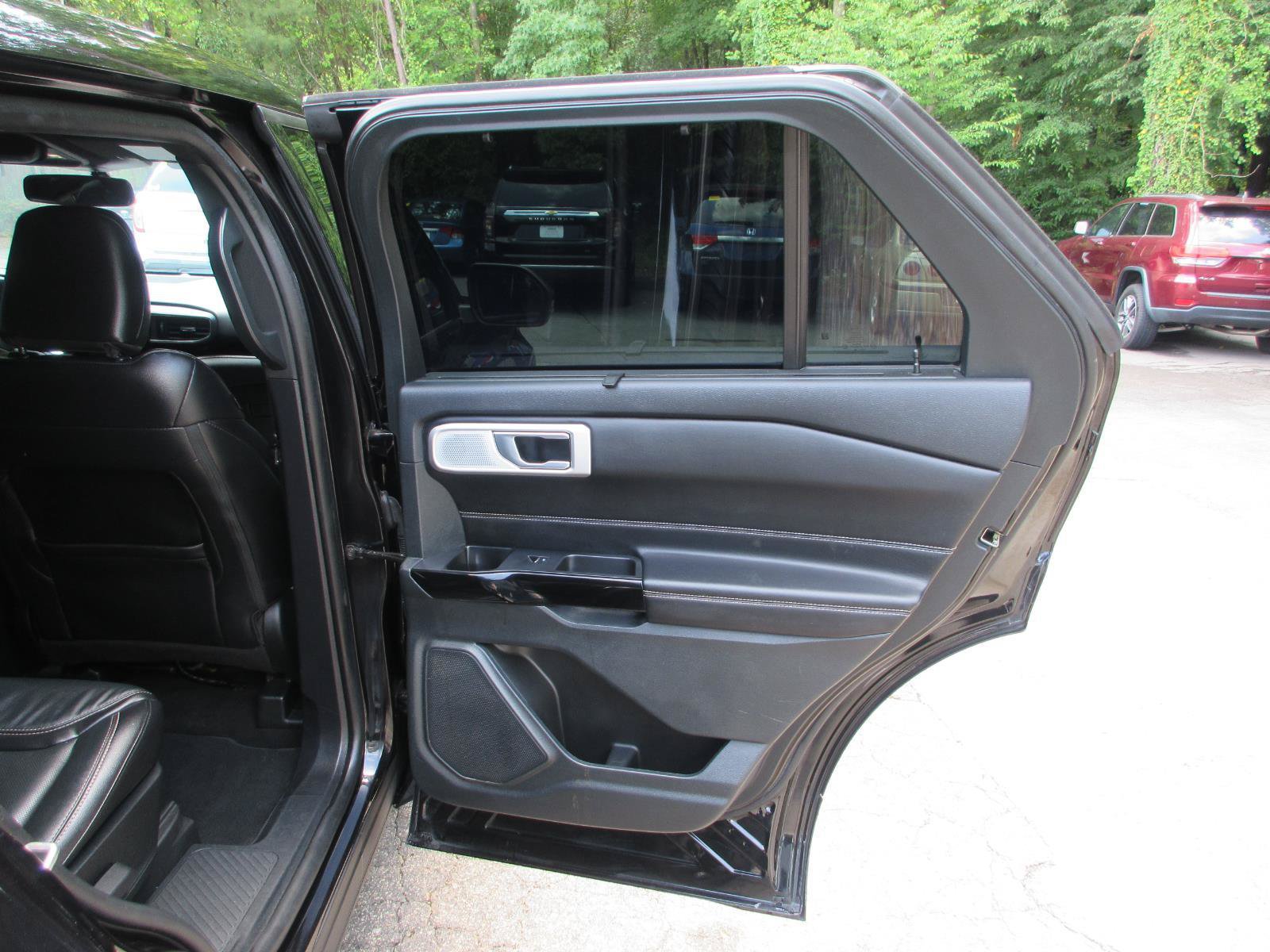 Used 2022 Ford Explorer ST w/ Equipment Group 401A AWD/4WD image 18