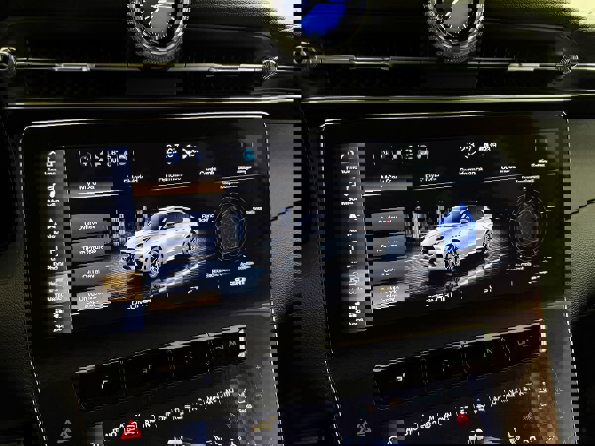 Used 2024 Maserati Grecale Modena image 27