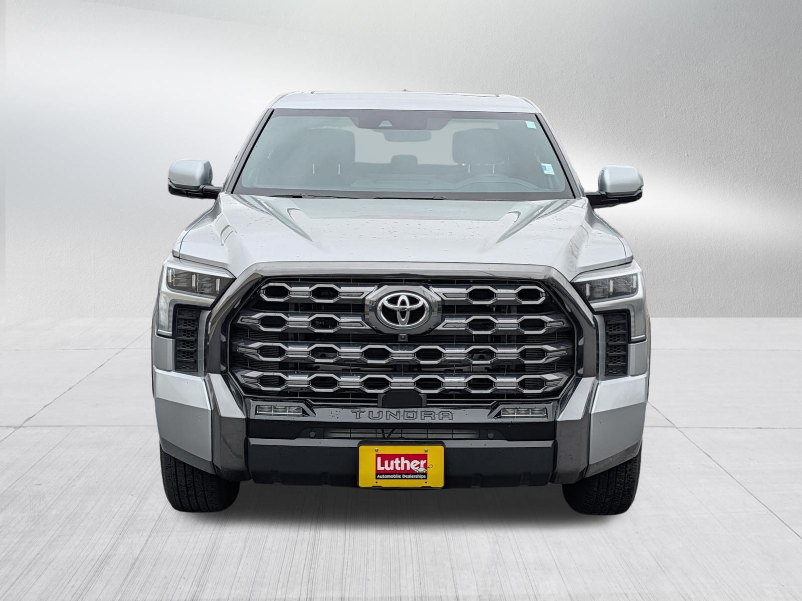 Used 2024 Toyota Tundra Platinum AWD/4WD image 2
