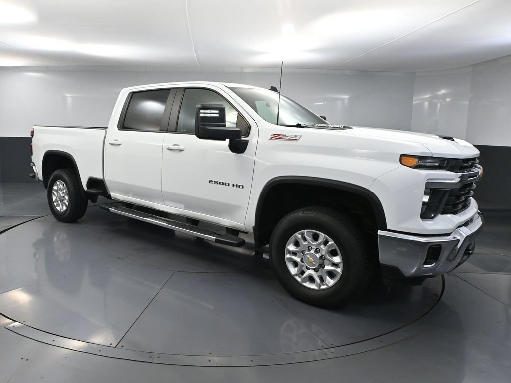 Used 2025 Chevrolet Silverado 2500 LT AWD/4WD image 1