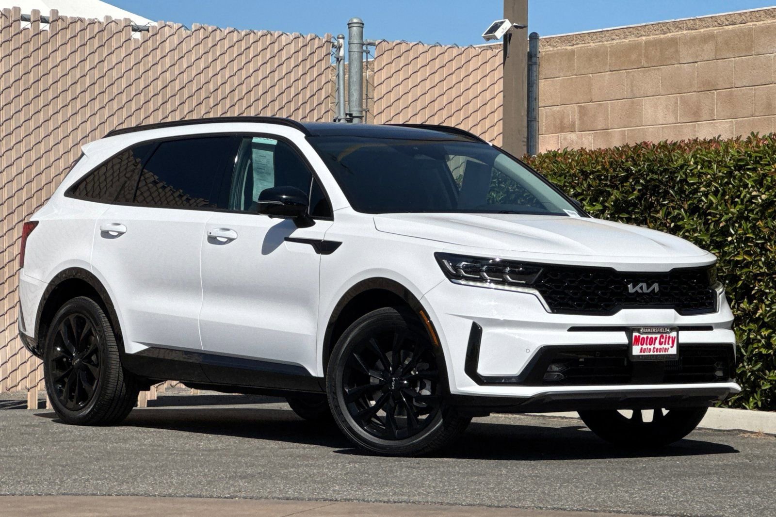 Used 2023 Kia Sorento SX image 2