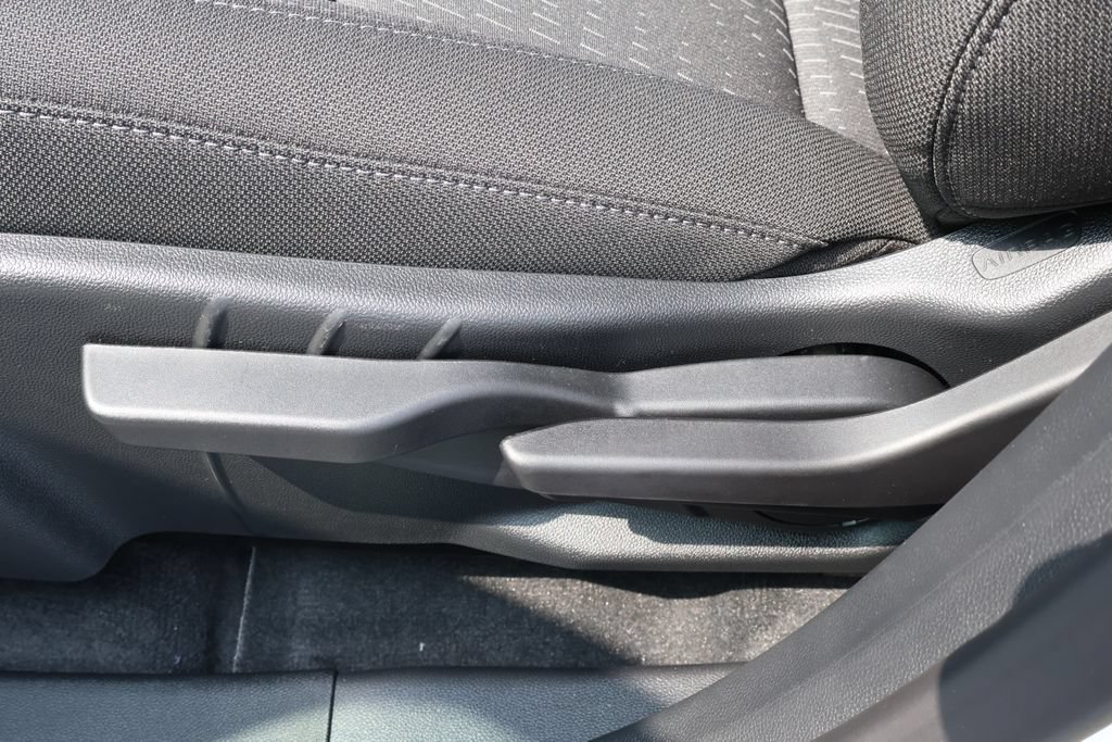 New 2027 Chevrolet Equinox LT w/ Midnight Edition FWD image 17