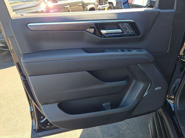 New 2026 Chevrolet Tahoe Premier w/ Sun And Tow Package AWD/4WD image 21