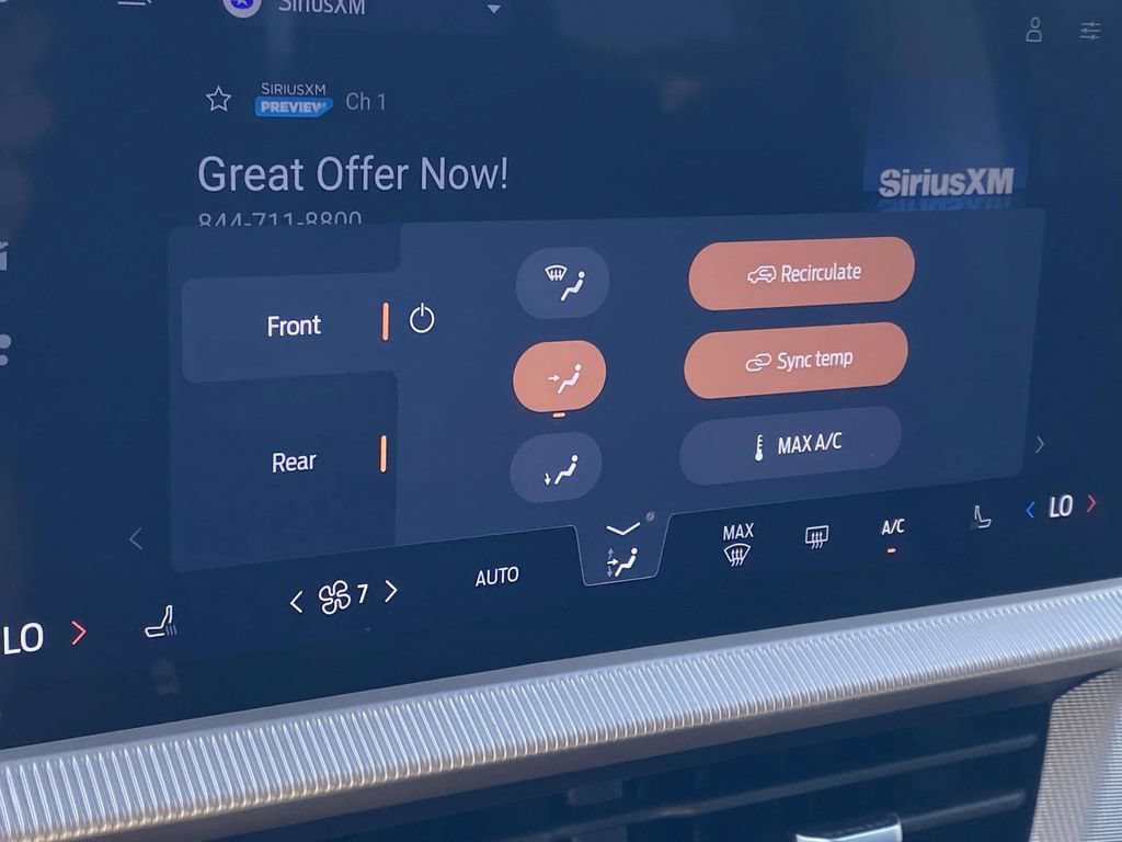 Used 2025 Ford Explorer Active RWD image 19