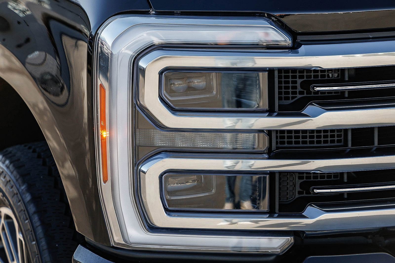 Used 2023 Ford F250 Limited w/ FX4 Off-Road Package image 7