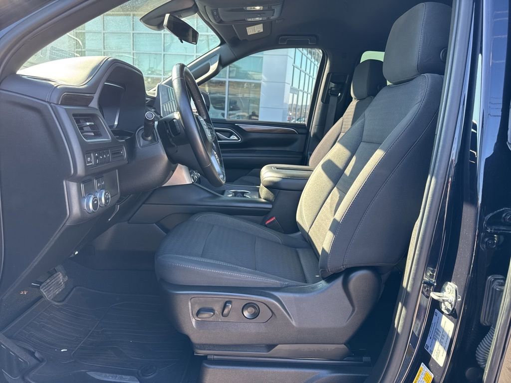 Used 2022 GMC Yukon SLE image 16