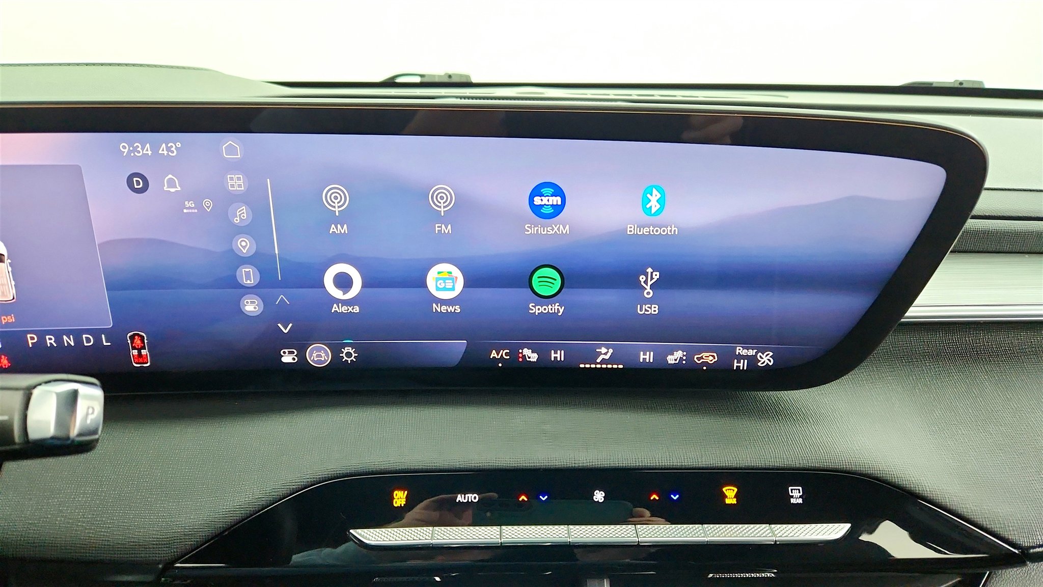 Used 2025 Buick Enclave Preferred image 14