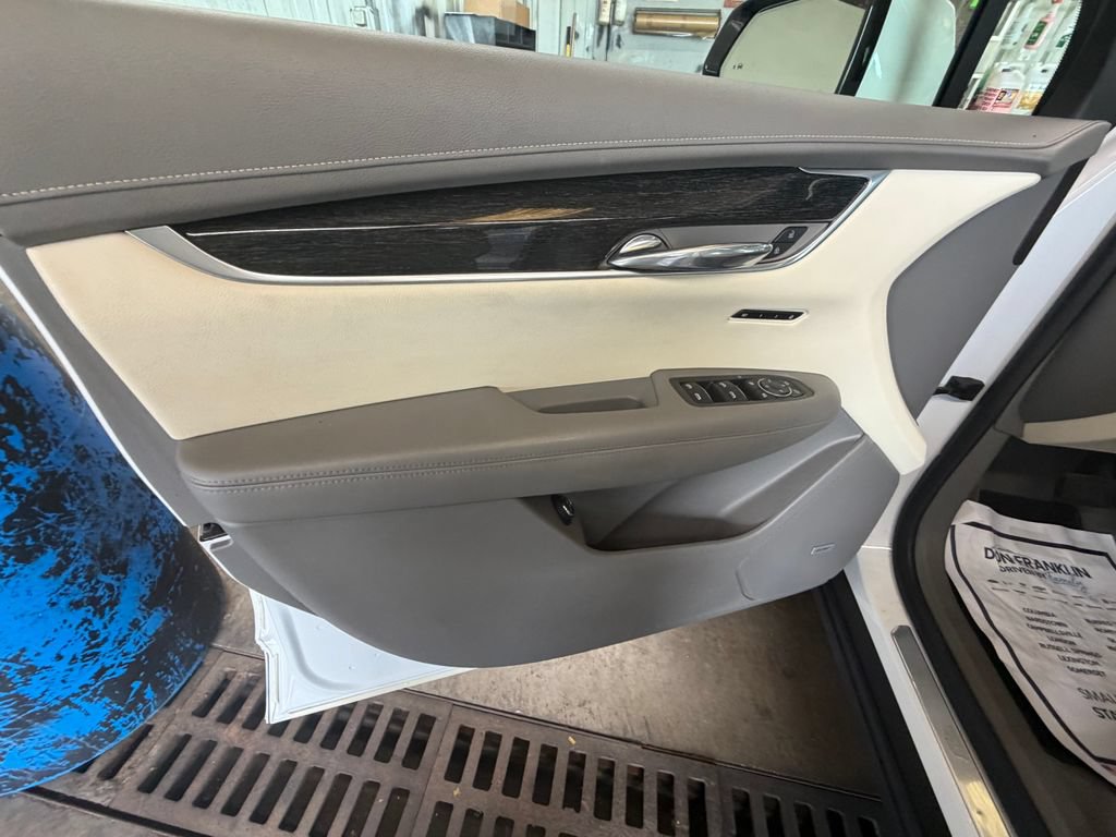 Used 2021 Cadillac XT6 Premium Luxury FWD image 10
