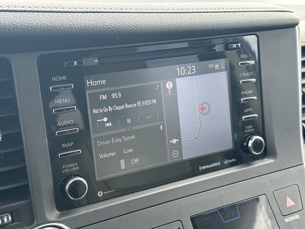 Used 2018 Toyota Sienna XLE w/ XLE Navigation Package image 14