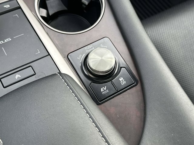 Used 2020 Lexus RX 450h AWD w/ Premium Package image 38