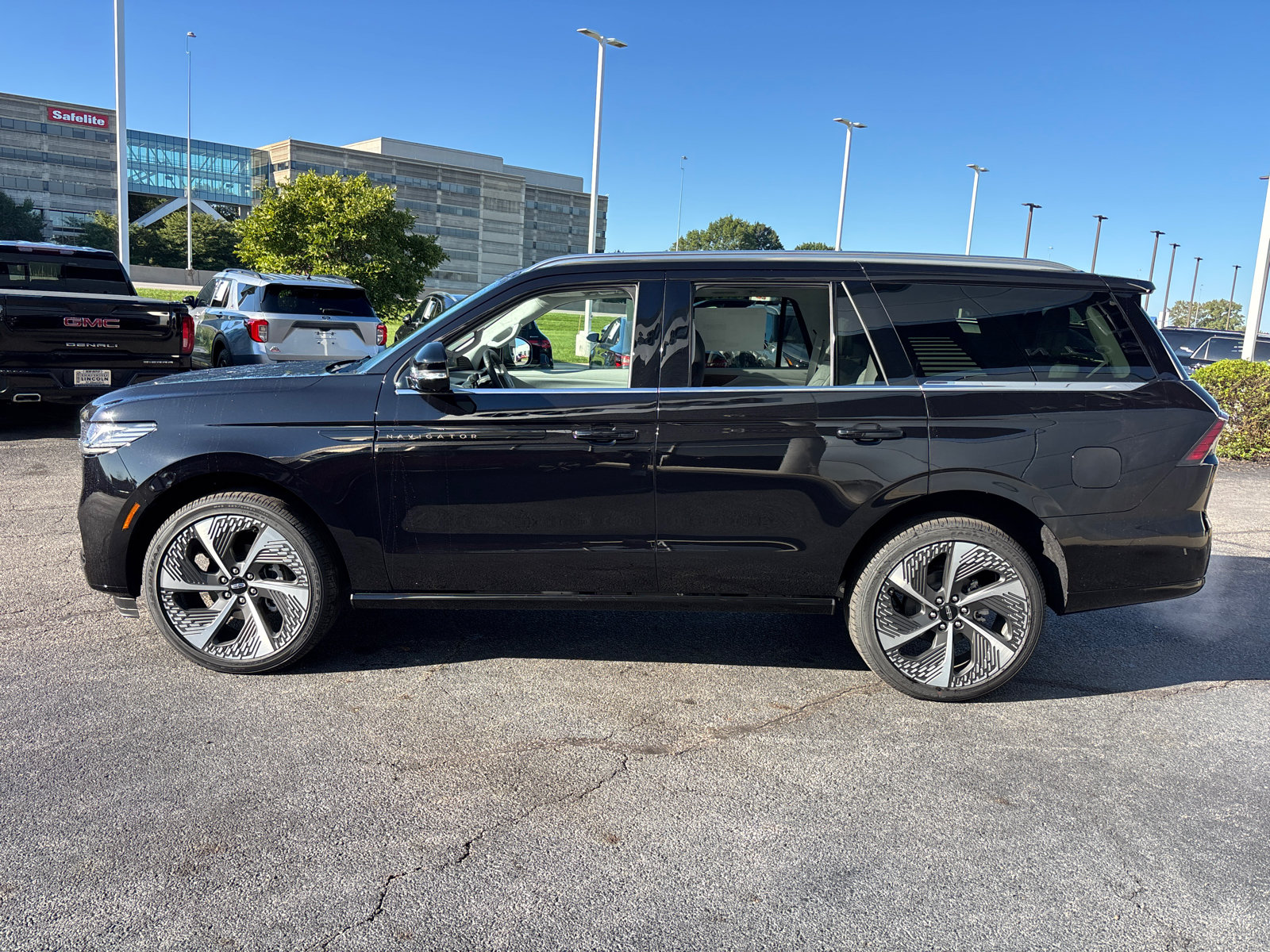 New 2027 Lincoln Navigator Black Label AWD/4WD image 4