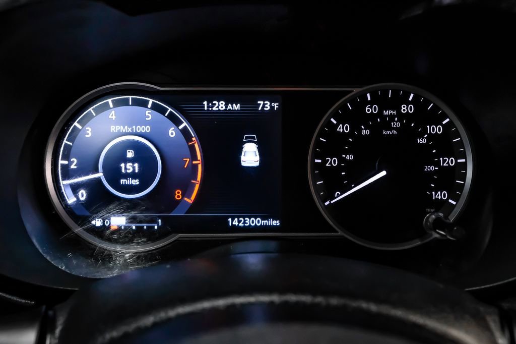 Used 2020 Nissan Versa SR w/ Convenience Package FWD image 19