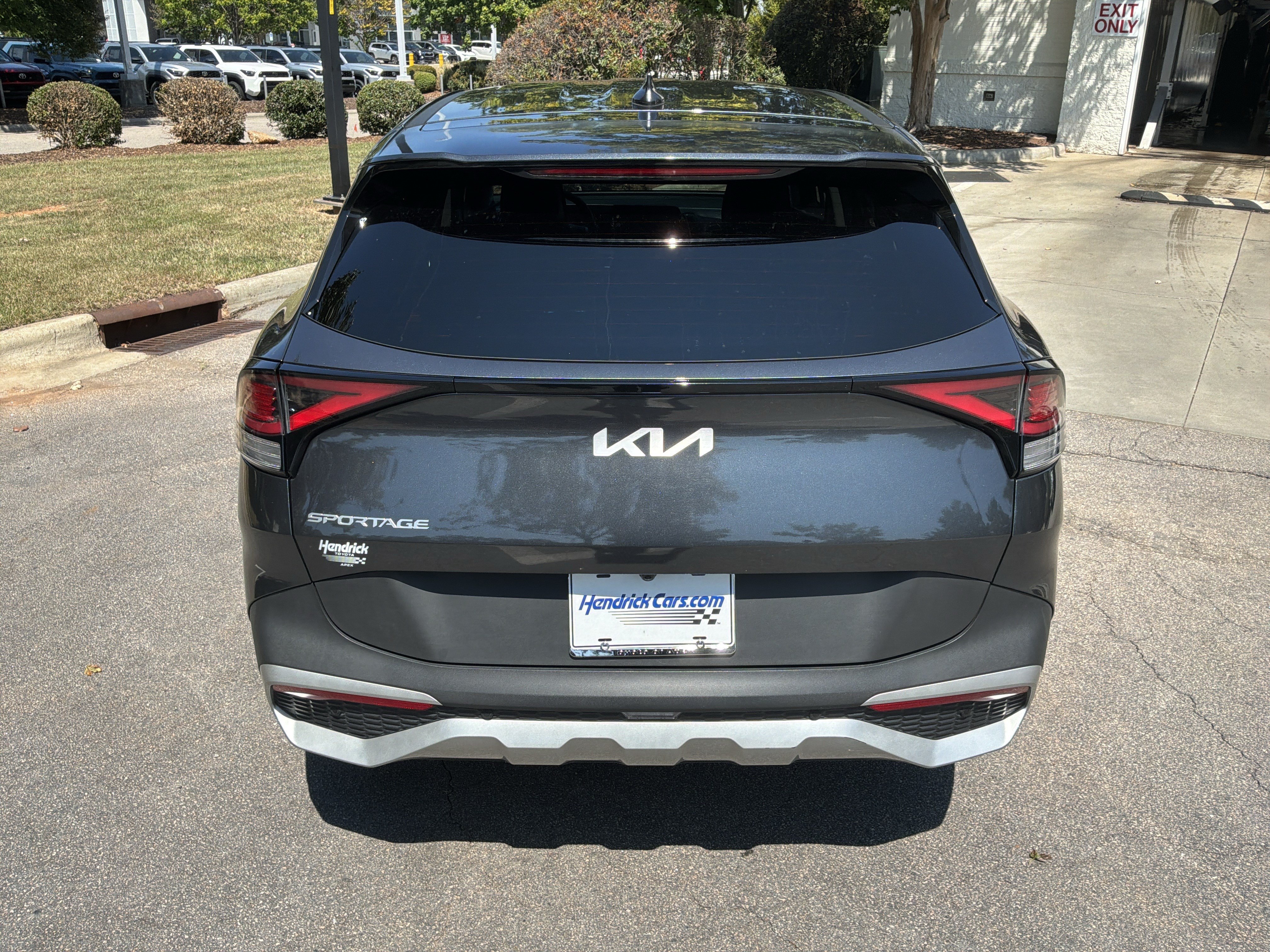 Used 2024 Kia Sportage EX FWD image 9