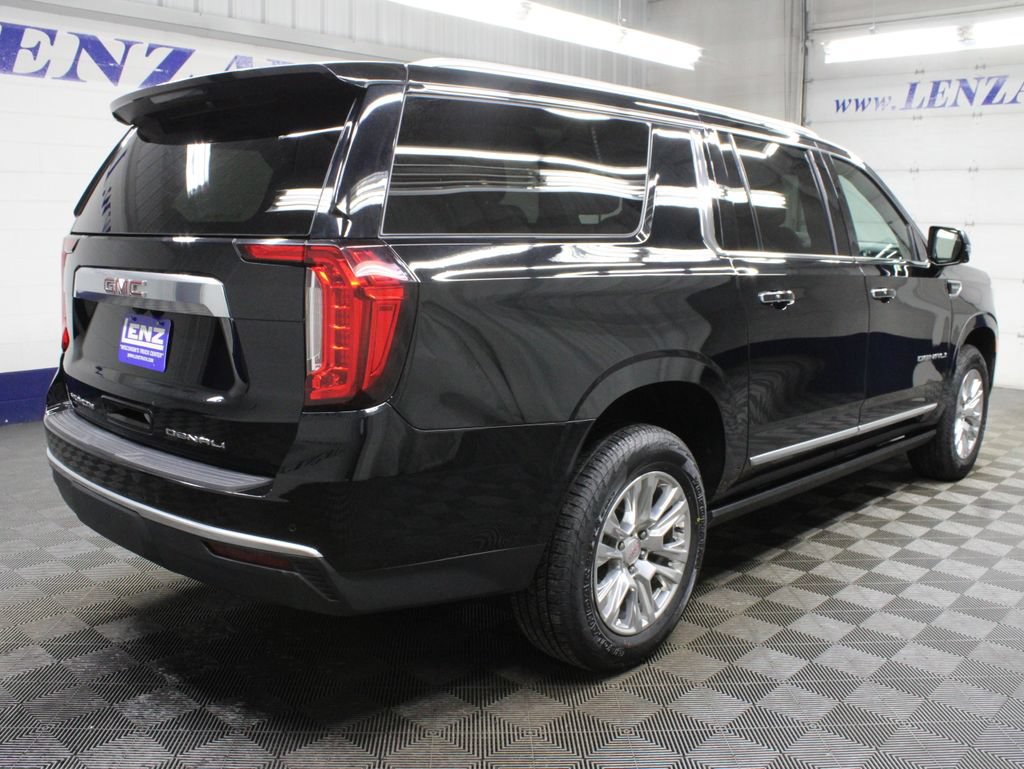 Used 2023 GMC Yukon XL Denali AWD/4WD image 6