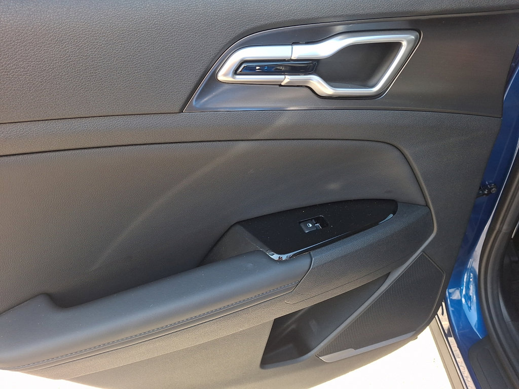 Used 2024 Kia Sportage EX image 21