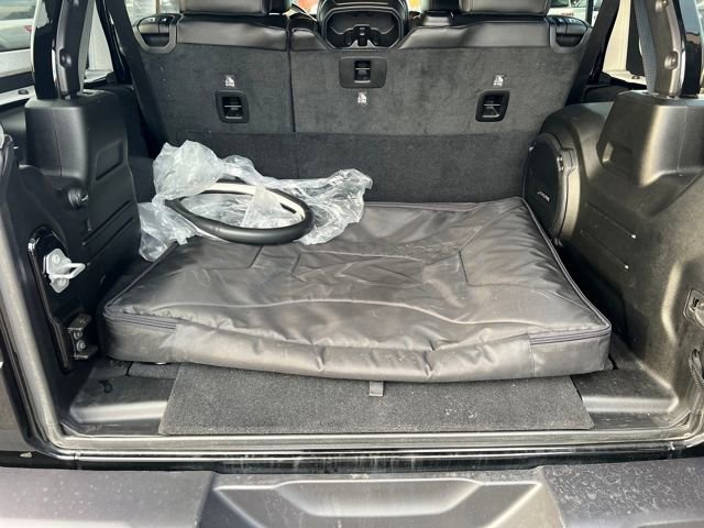 Used 2019 Jeep Wrangler Unlimited Sahara image 15