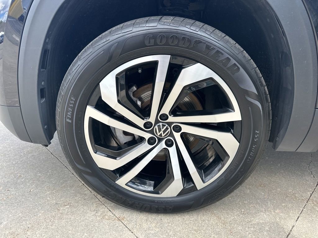 Used 2023 Volkswagen Atlas SEL AWD/4WD image 37