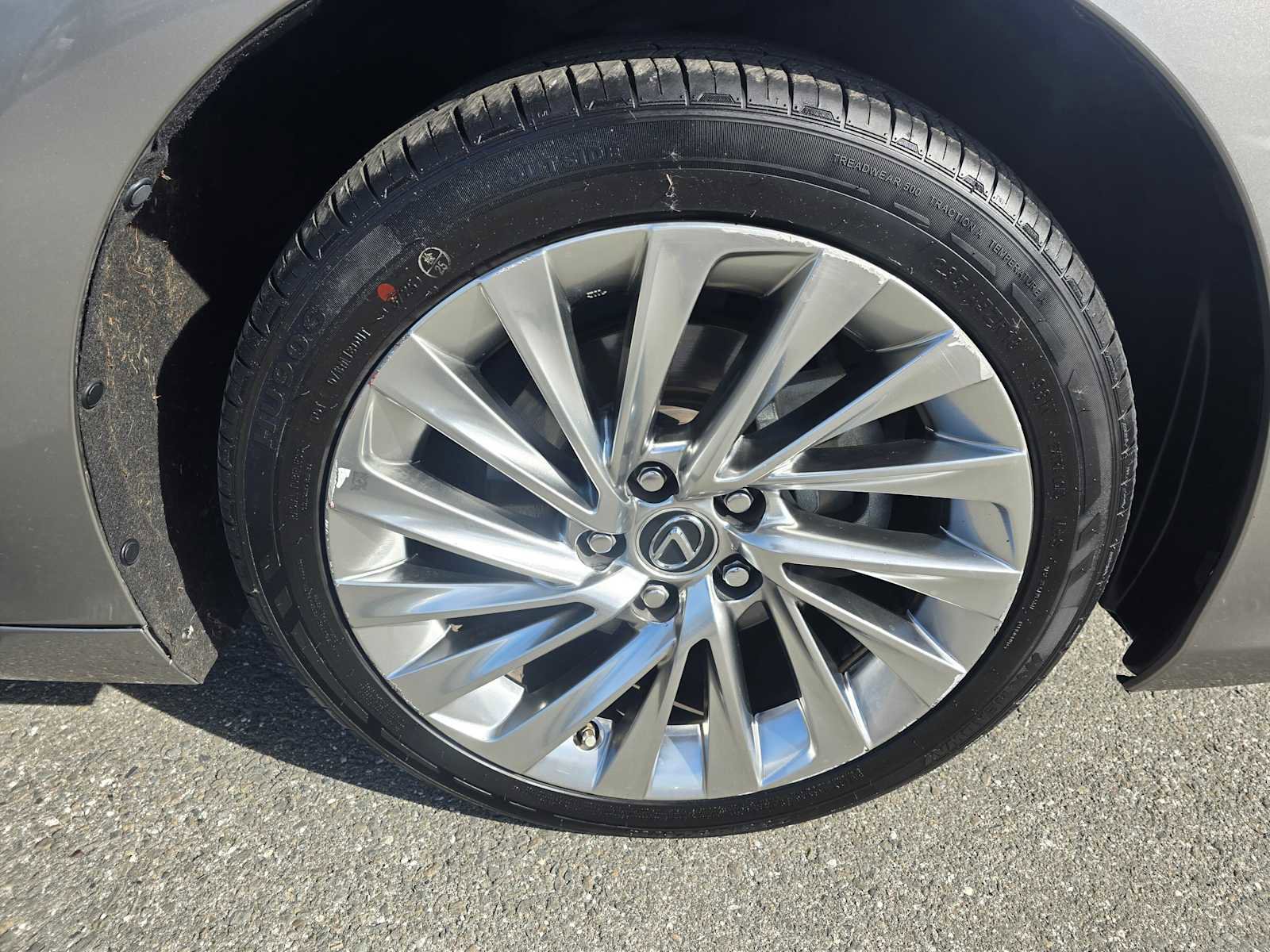 Used 2019 Lexus ES 300h image 9