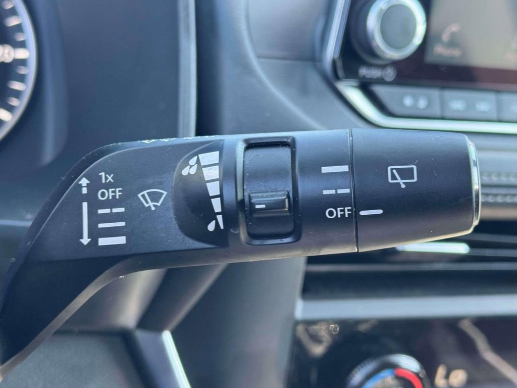 Certified 2024 Nissan Rogue SV image 24