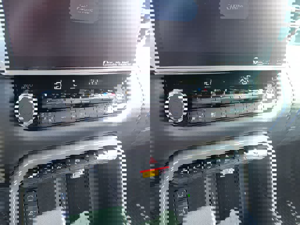 Used 2024 Toyota Tundra Platinum image 18