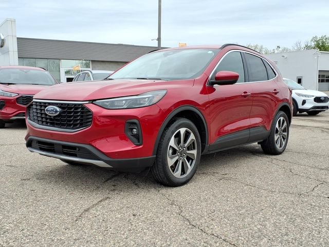 Certified 2024 Ford Escape Platinum AWD/4WD image 3