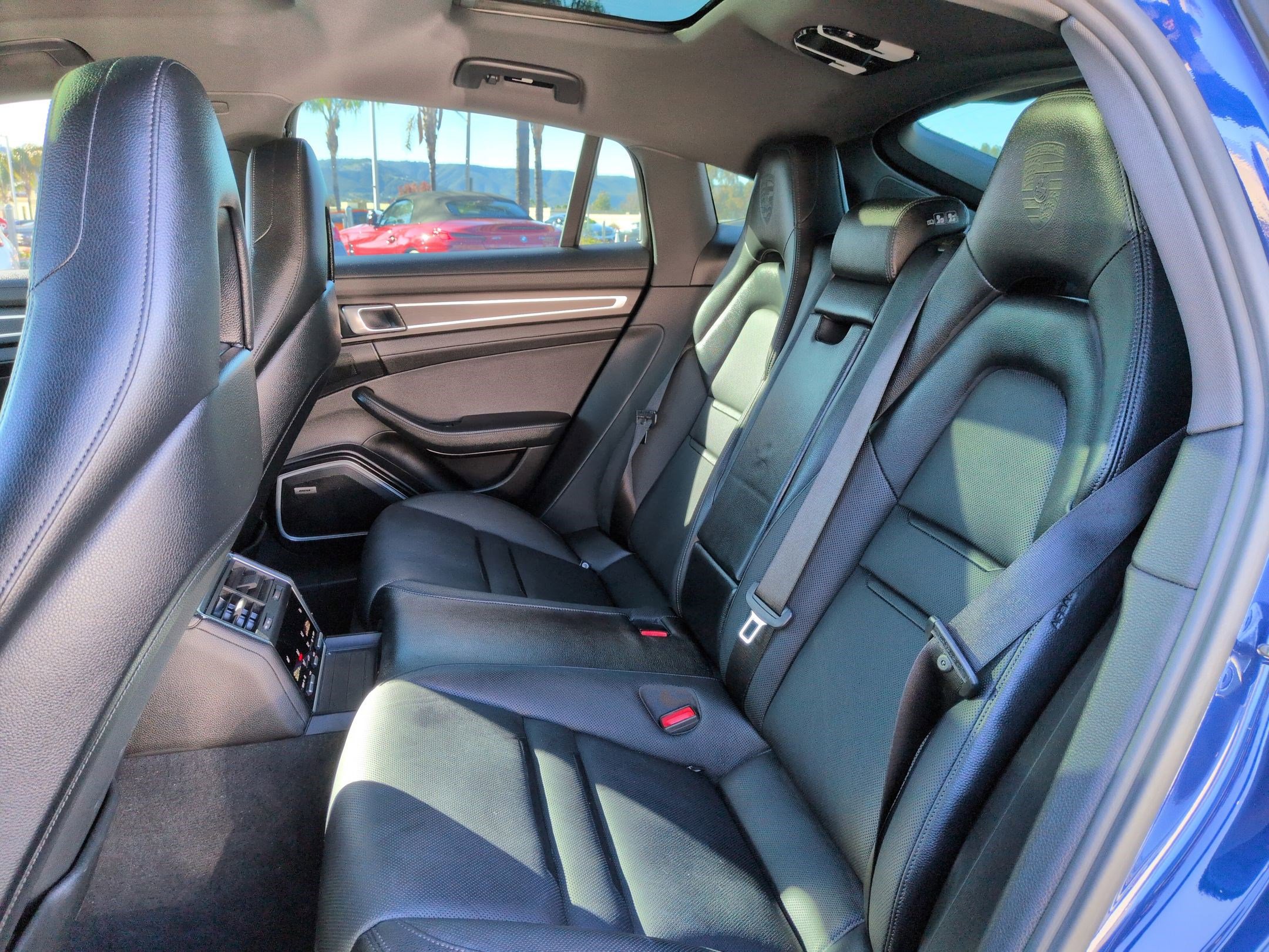 Used 2023 Porsche Panamera 4 image 30