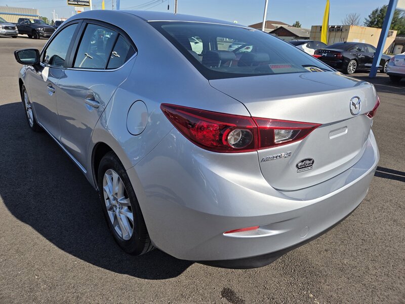 Used 2017 MAZDA MAZDA3 Sport w/ Preferred Equipment Package FWD image 5
