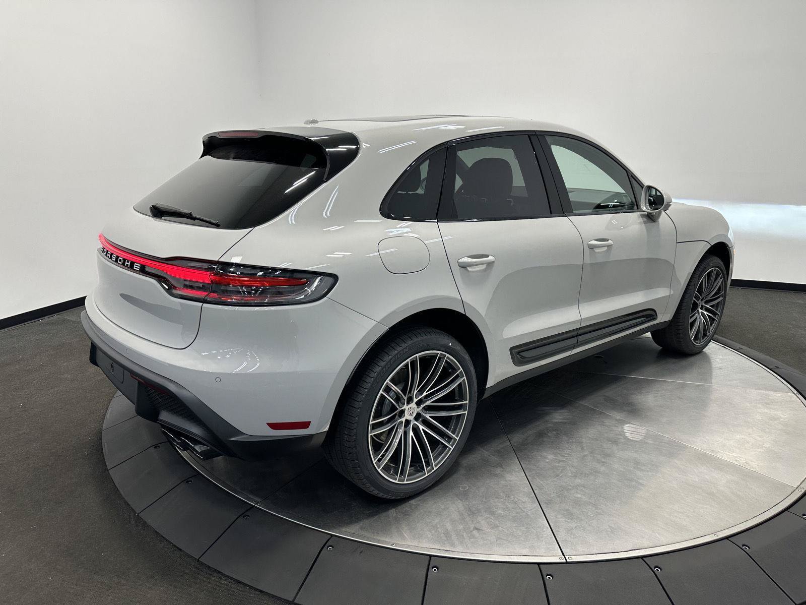 New 2026 Porsche Macan AWD/4WD image 7