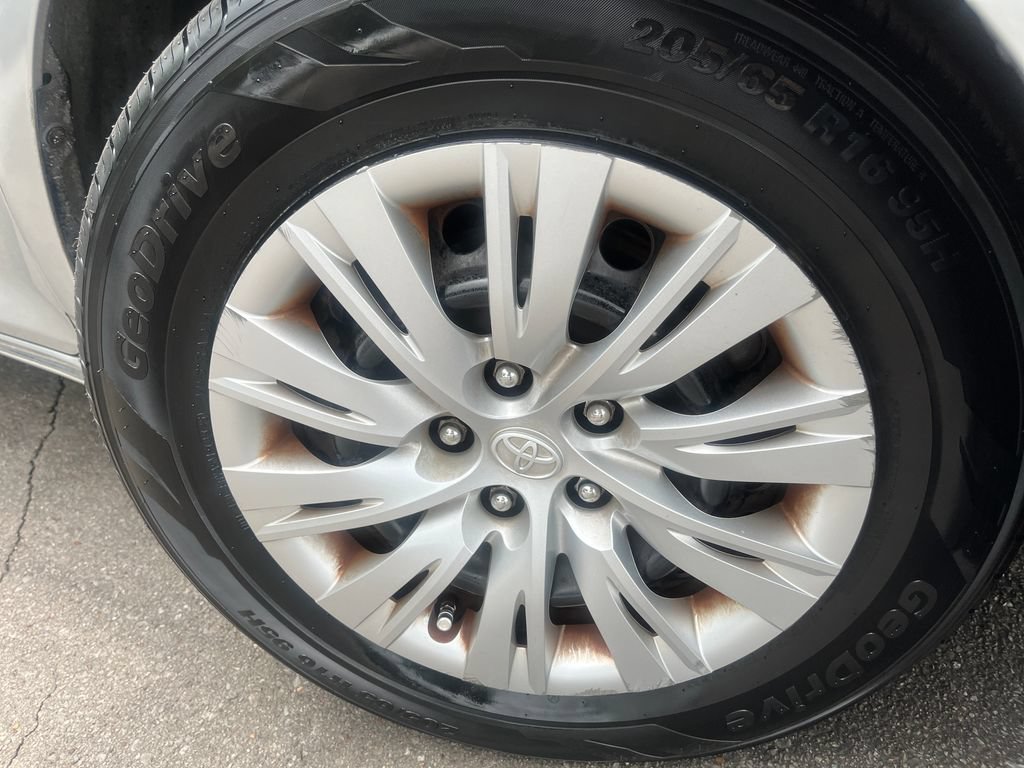 Used 2012 Toyota Camry LE FWD image 37