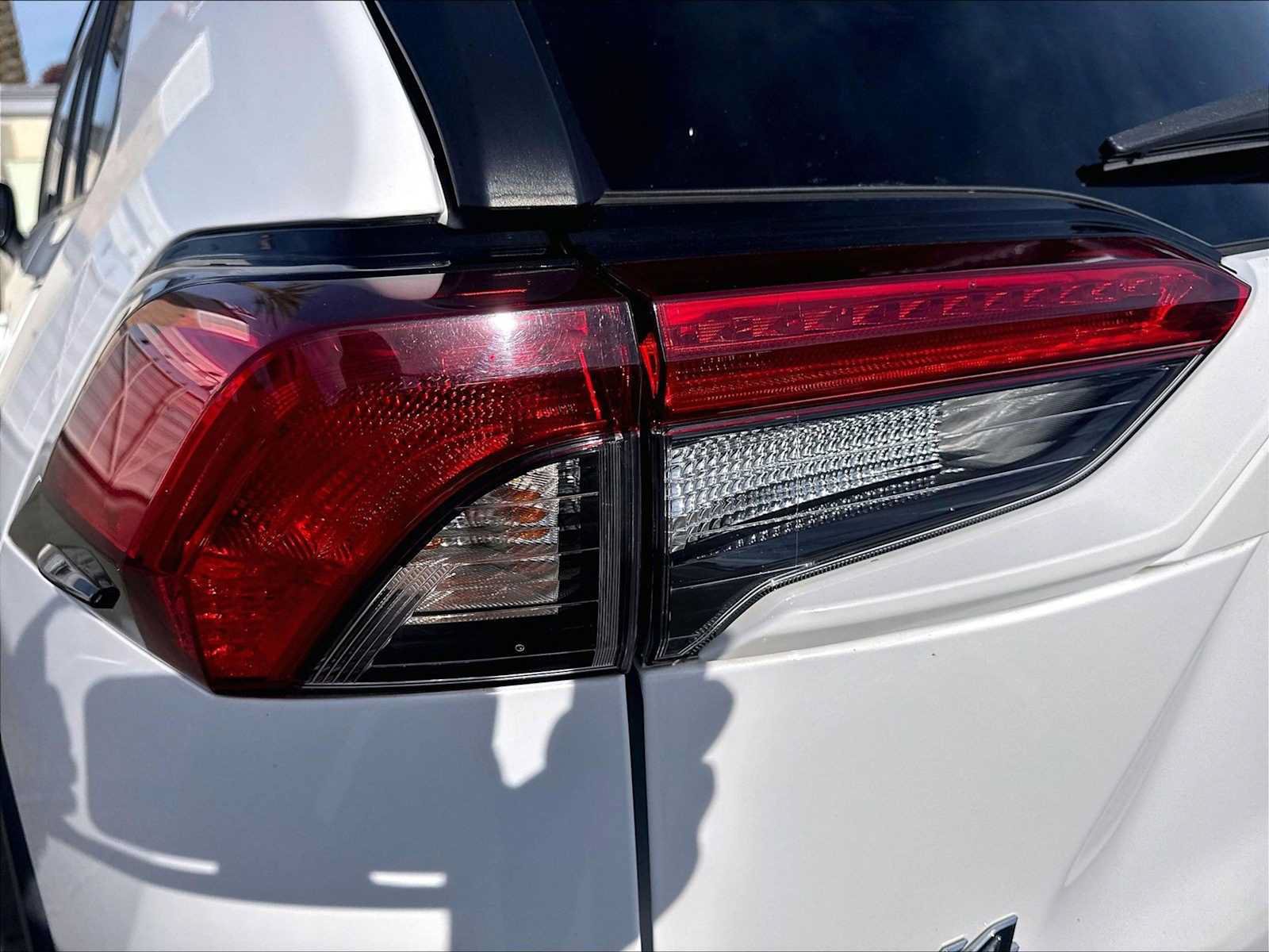 Used 2019 Toyota RAV4 XLE AWD/4WD image 30