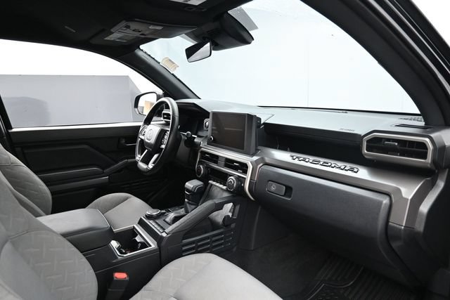 Used 2024 Toyota Tacoma SR5 AWD/4WD image 30