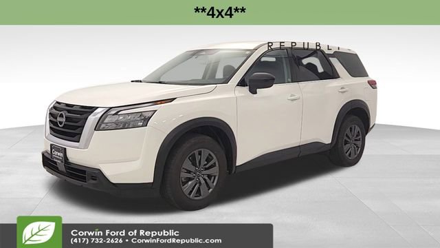Used 2024 Nissan Pathfinder S image 3