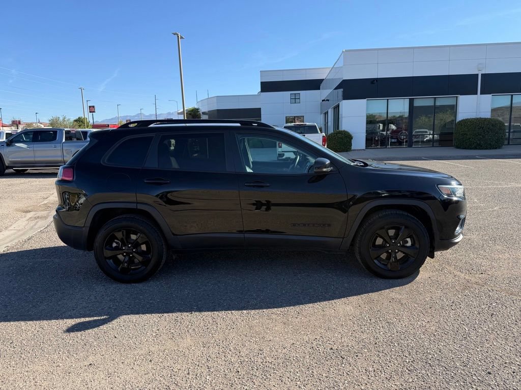 Used 2021 Jeep Cherokee Latitude Plus AWD/4WD image 4