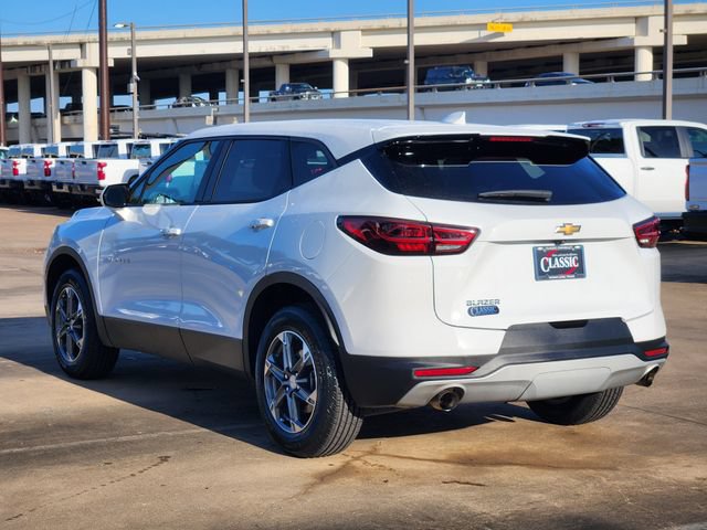 Used 2025 Chevrolet Blazer LT FWD image 5