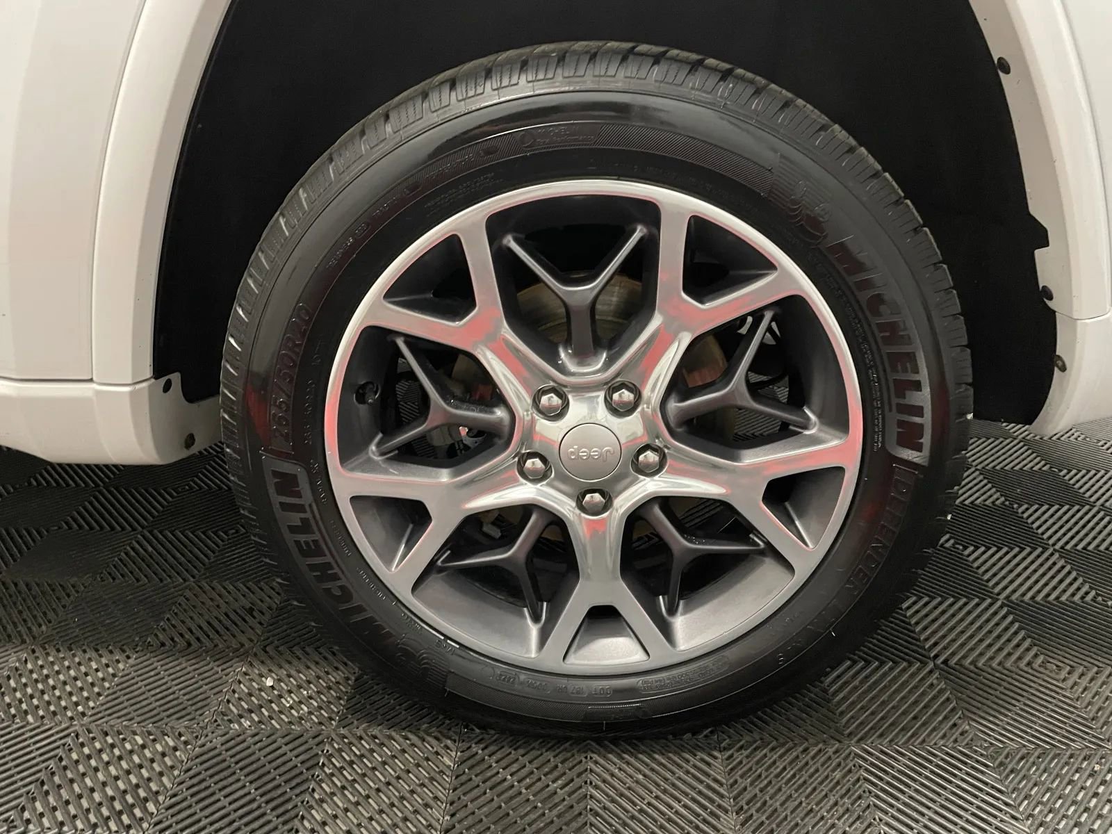 Used 2020 Jeep Grand Cherokee Overland image 13