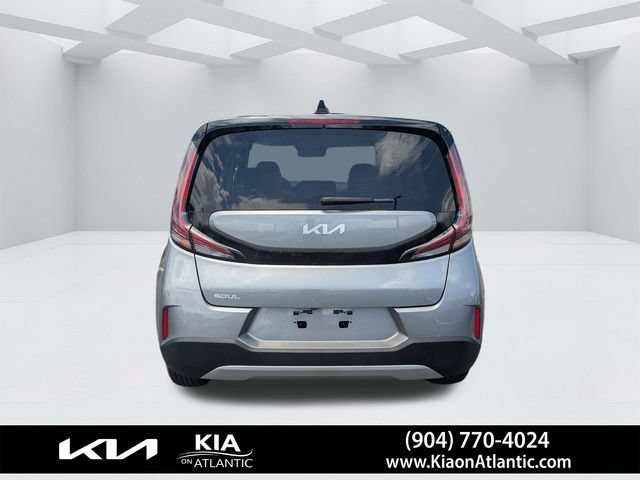 Used 2025 Kia Soul LX w/ LX Technology Package FWD image 4