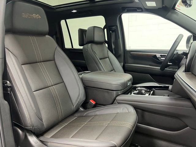 New 2026 Chevrolet Suburban High Country AWD/4WD image 24