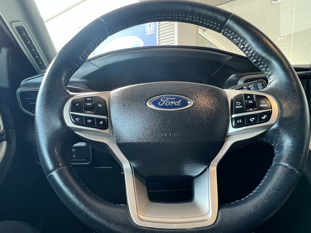 Used 2022 Ford Explorer XLT image 23