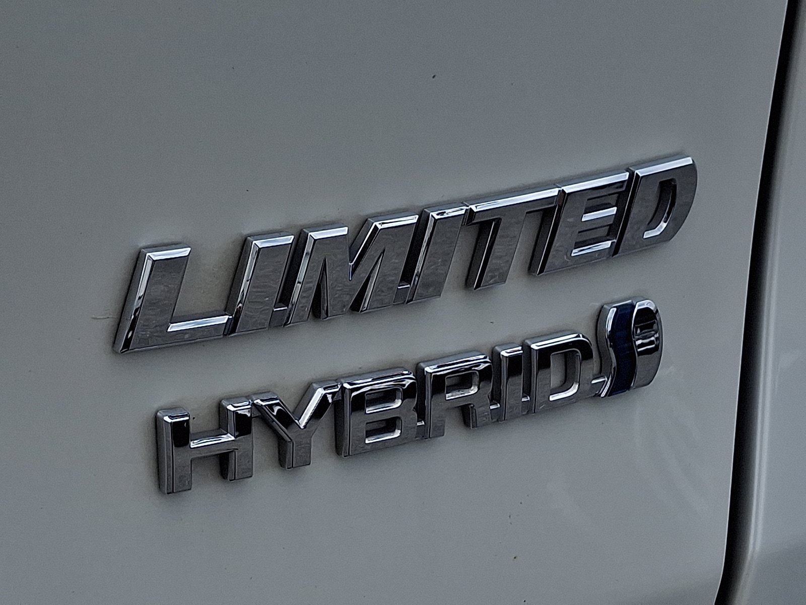 Used 2020 Toyota RAV4 Limited AWD/4WD image 35