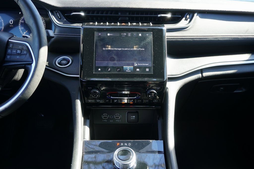 Used 2024 Jeep Grand Cherokee Laredo image 24