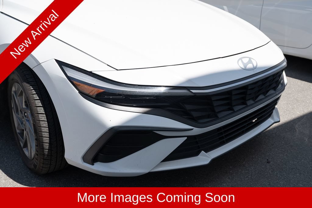 Used 2024 Hyundai Elantra SEL FWD image 7