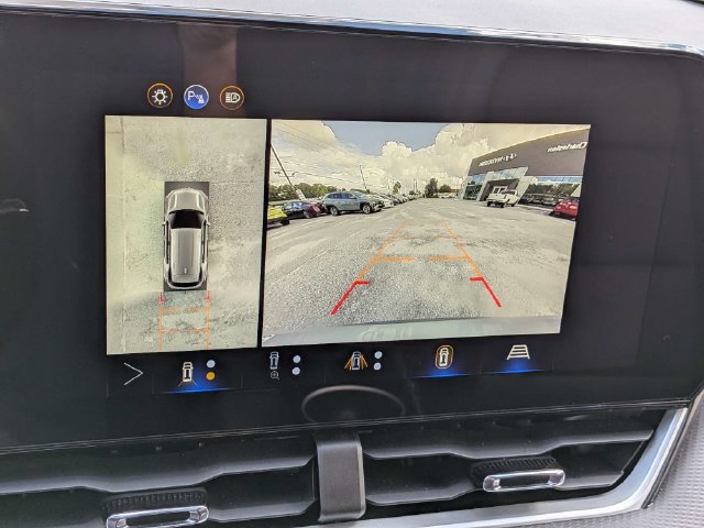 Used 2025 Chevrolet Equinox LT w/ Convenience Package II FWD image 23