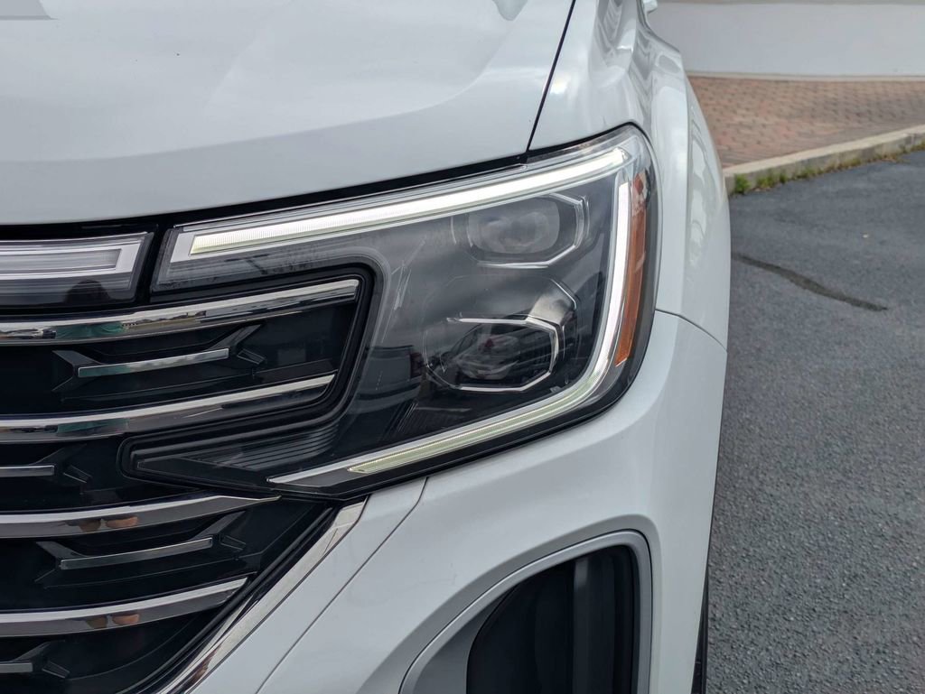 Certified 2024 Volkswagen Atlas SEL AWD/4WD image 11