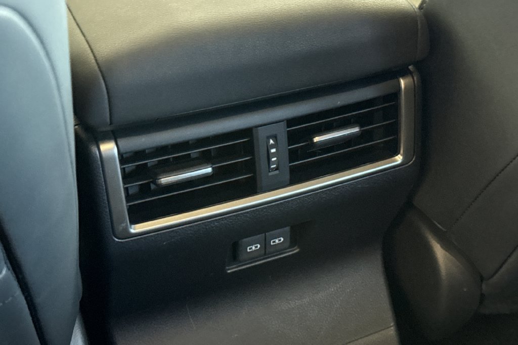 Used 2024 Lexus GX 550 AWD/4WD image 16
