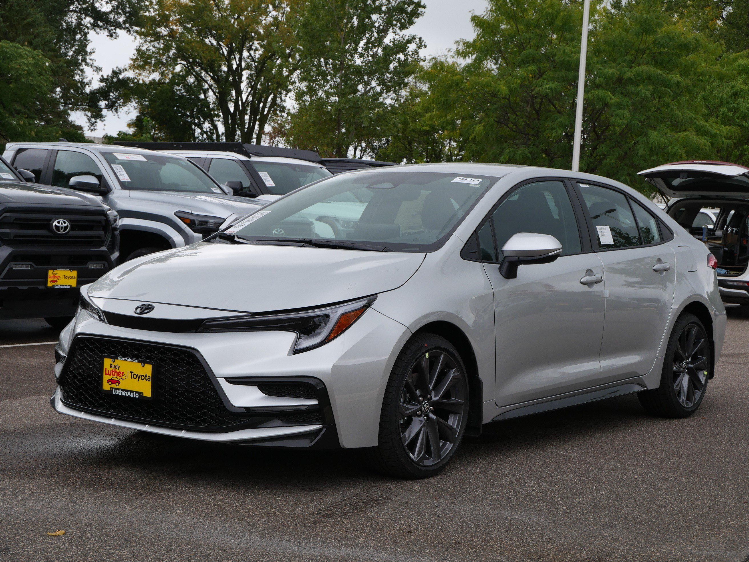 New 2026 Toyota Corolla SE w/ SE Package FWD image 4