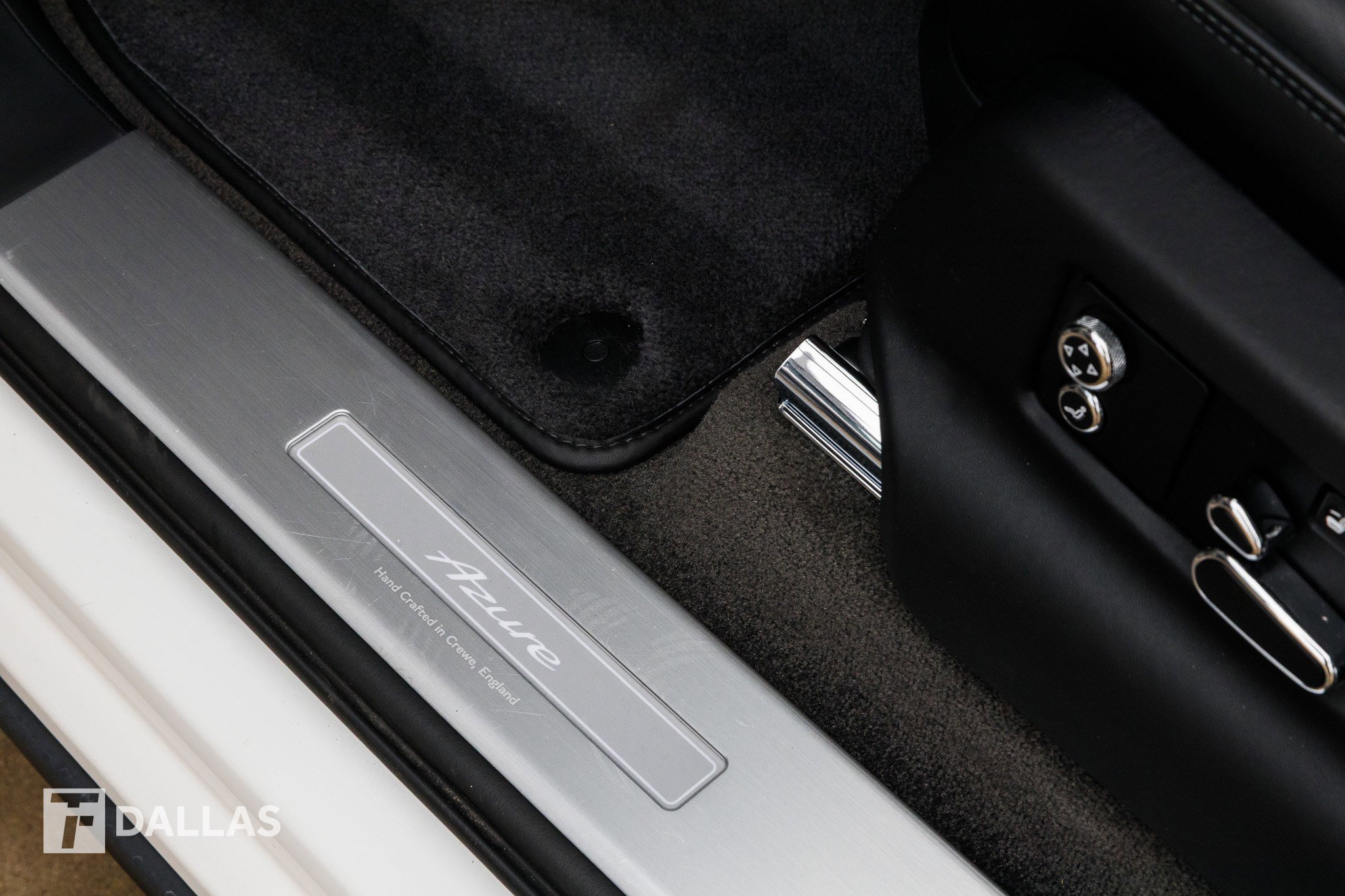 Used 2025 Bentley Bentayga image 20