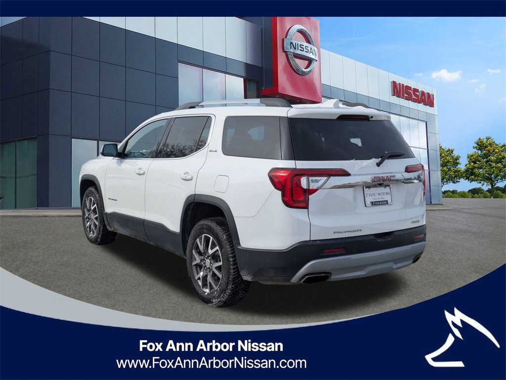 Used 2020 GMC Acadia SLE w/ Driver Convenience Package image 3