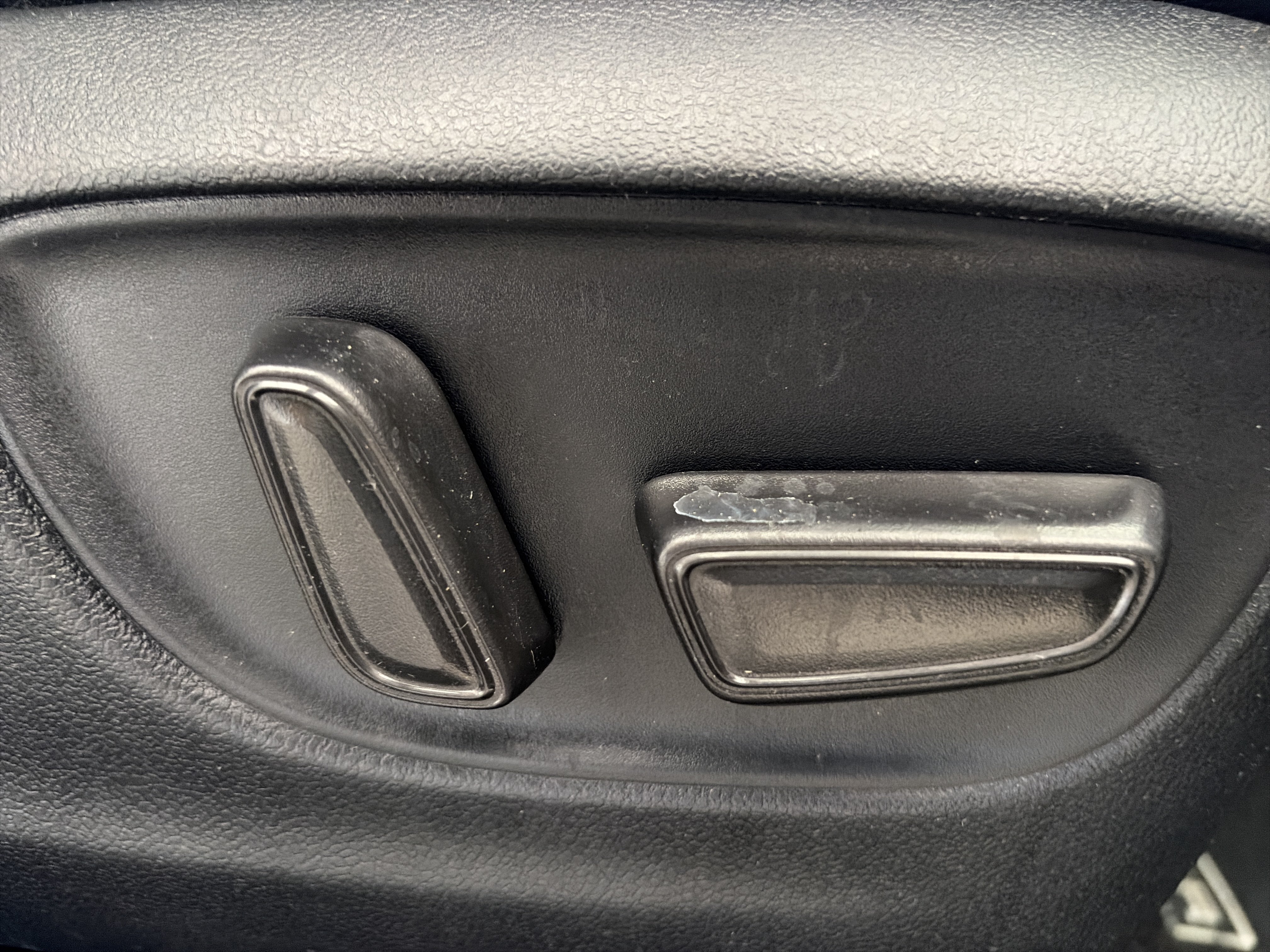 Used 2022 Toyota Highlander XLE FWD image 19