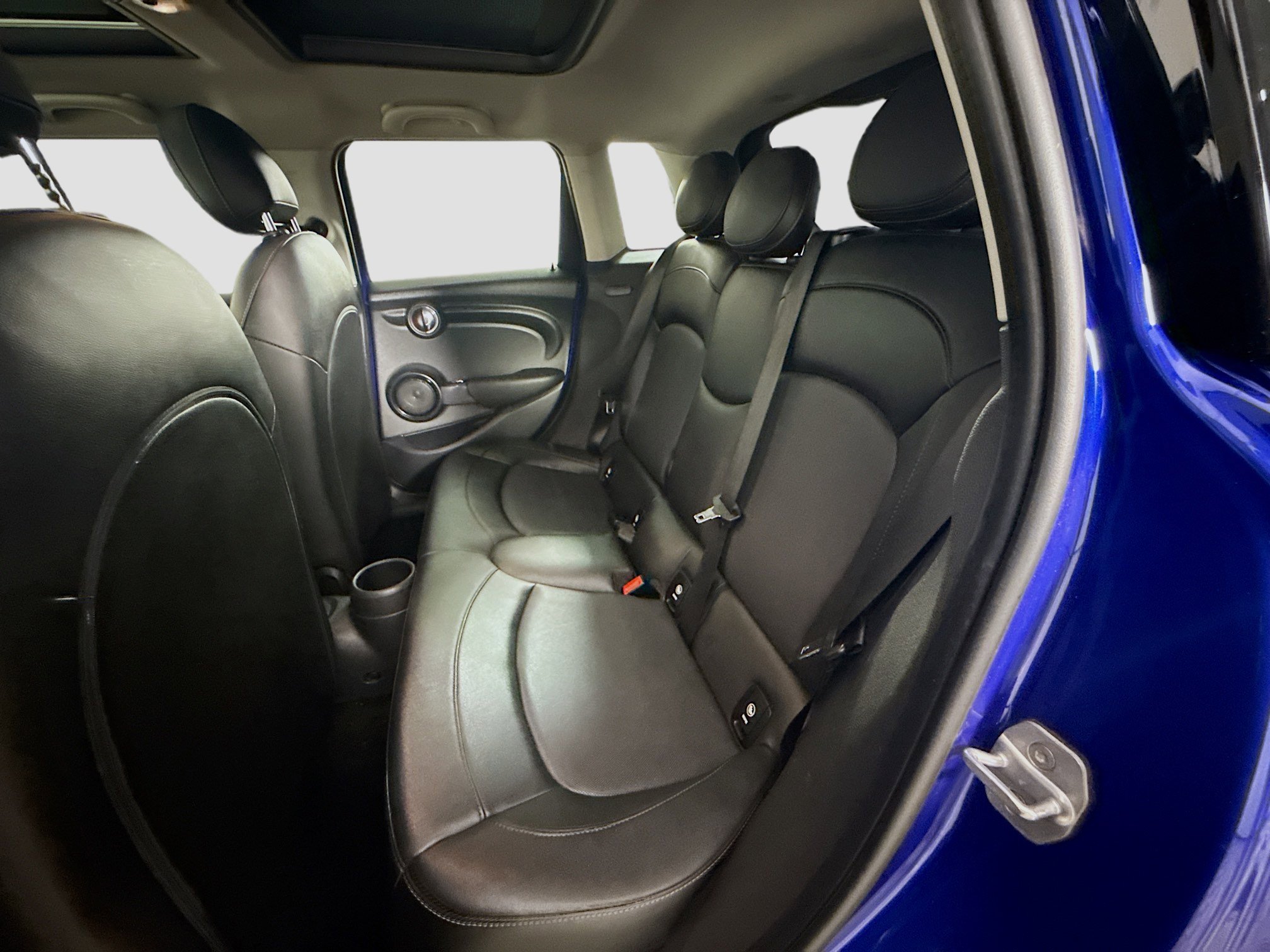 Used 2020 MINI Cooper 4-Door Hardtop image 25